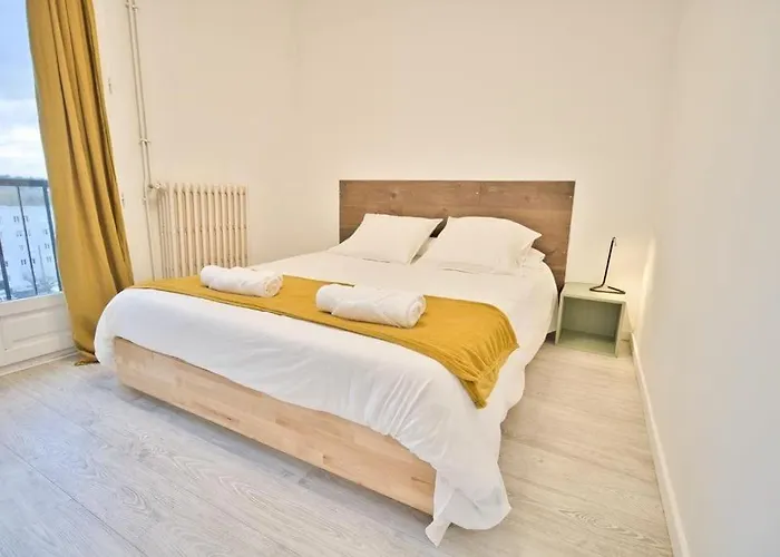 *grand T3*lumineux*vue*parking* アパート *